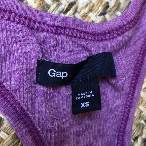 Gap women’s tie dyed purple ribbed tank top - Picture 2 of 2